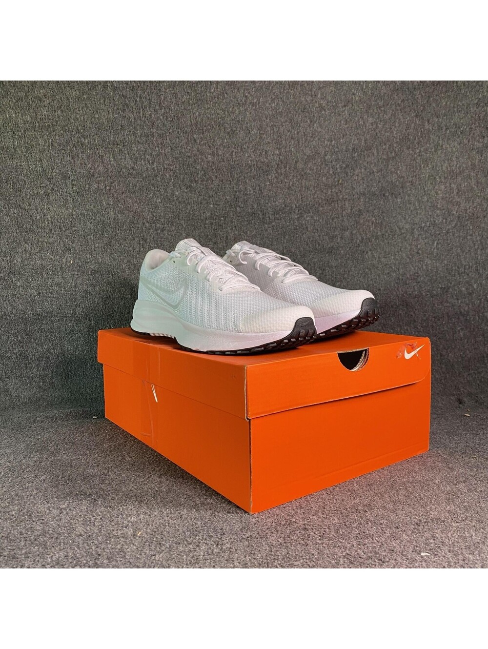 Nike Run Defy White Pure Platinum Womens Size 11 Running Shoes HM9593-103
